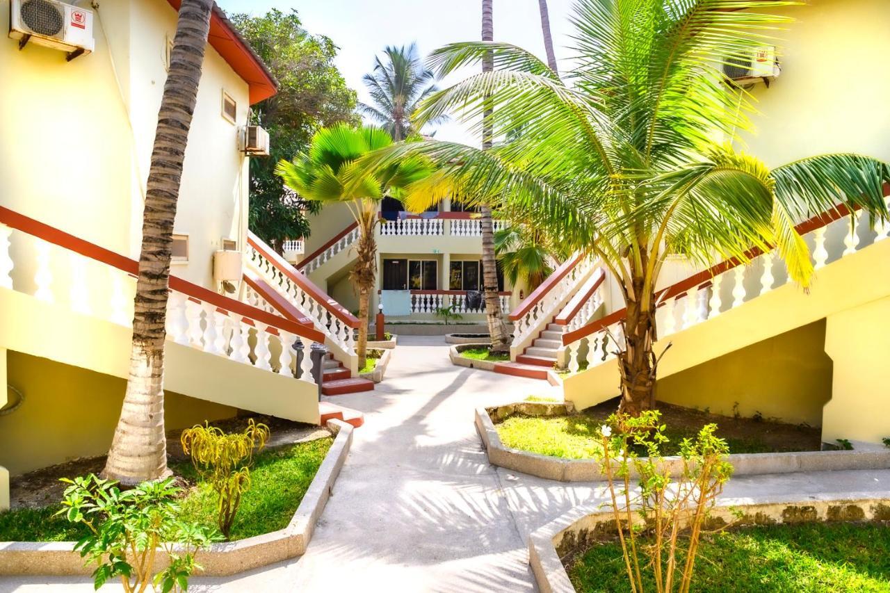 Palm Beach Hotel Kotu Exterior photo