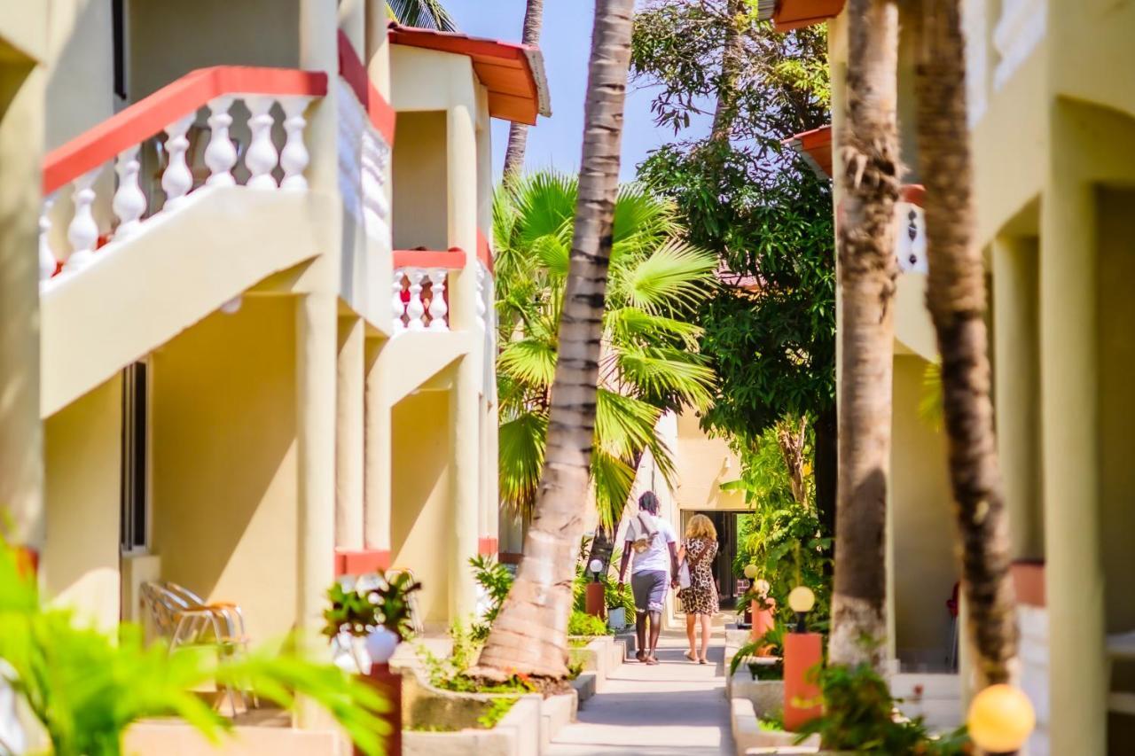 Palm Beach Hotel Kotu Exterior photo