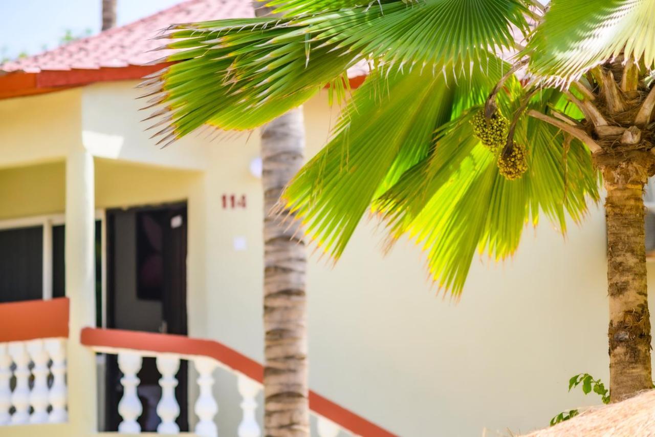 Palm Beach Hotel Kotu Exterior photo